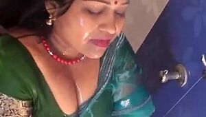 HOTTEST BATHING BY HOT AUNTY